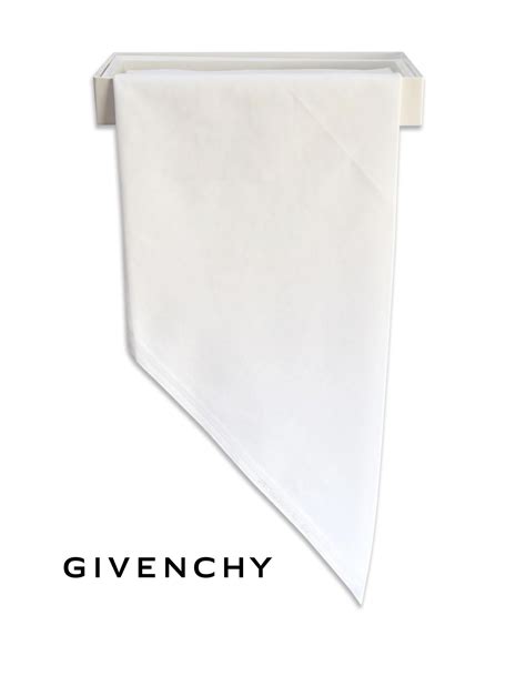 Ghutra Givenchy 